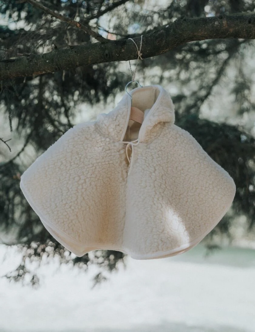 Kinderponcho van wol - Kinderponcho van wol wit voorzijde 1 - Kinderponcho van wol - Wit 4-6