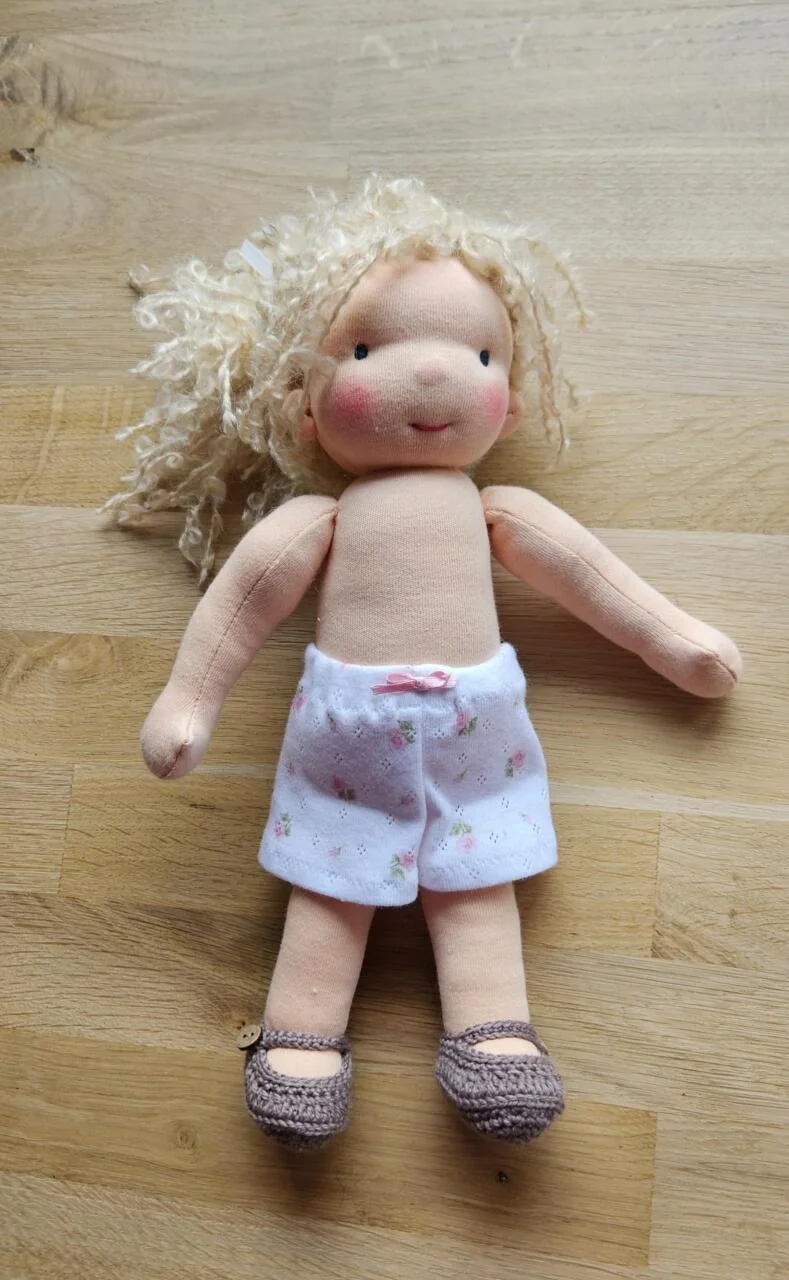 Pop - Pop van wol blond haar uitgekleed 1 - POP/UNI/DEW/BLO/2