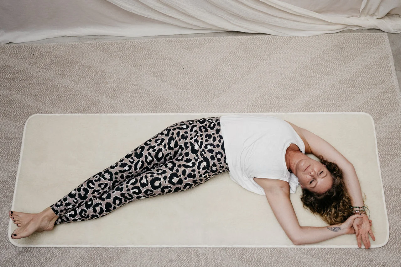 Luxe Yogamat - Wollen yogamat lifestyle halvemaan bananasana - YOG/MED/LOT/WIT/90